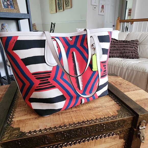 COACH Taxi Tote 36 in Printed Canvas - Picture 14 of 16